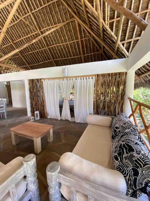 Tembo House - Rafiki Village Watamu